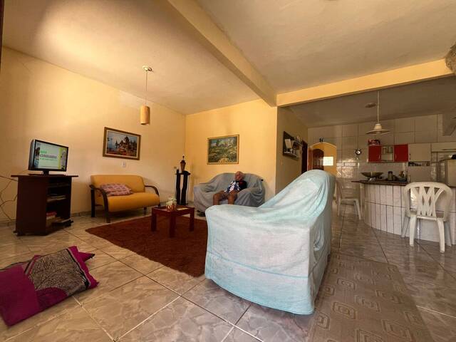 #805 - Casa para Venda em Cabo Frio - RJ - 2